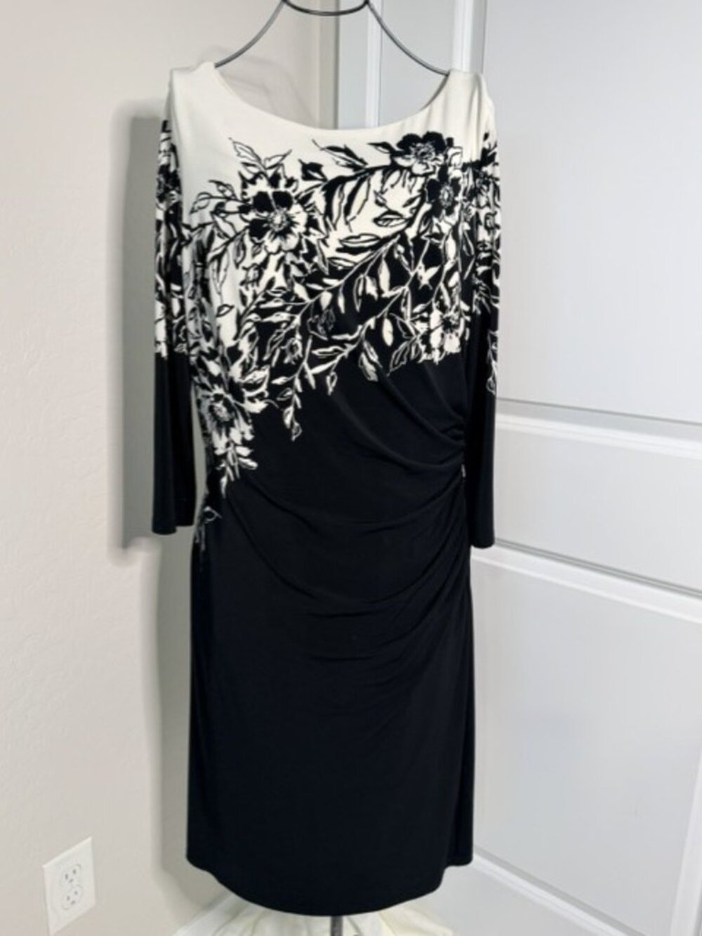 Lauren Ralph Lauren Floral Print Ruched Sheath Dress Size 12 - Picture 4 of 11